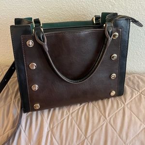 Crossbody handbag